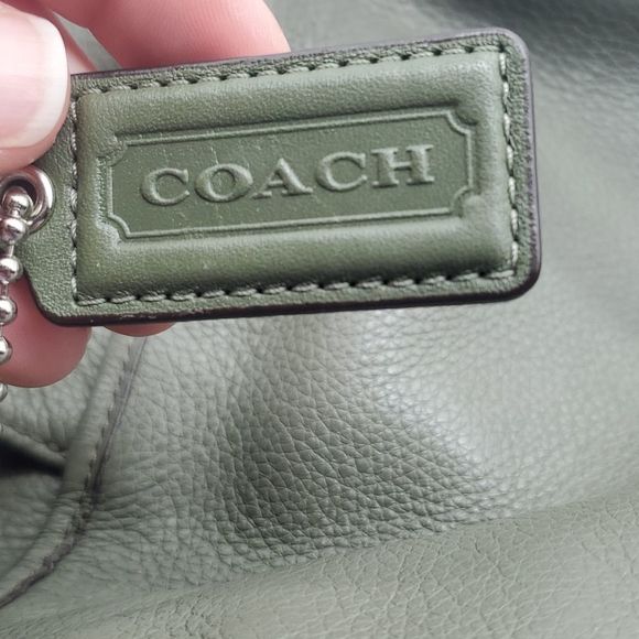 Coach Green leather tote/shoulder bag. Like new condition - Picture 7 of 7